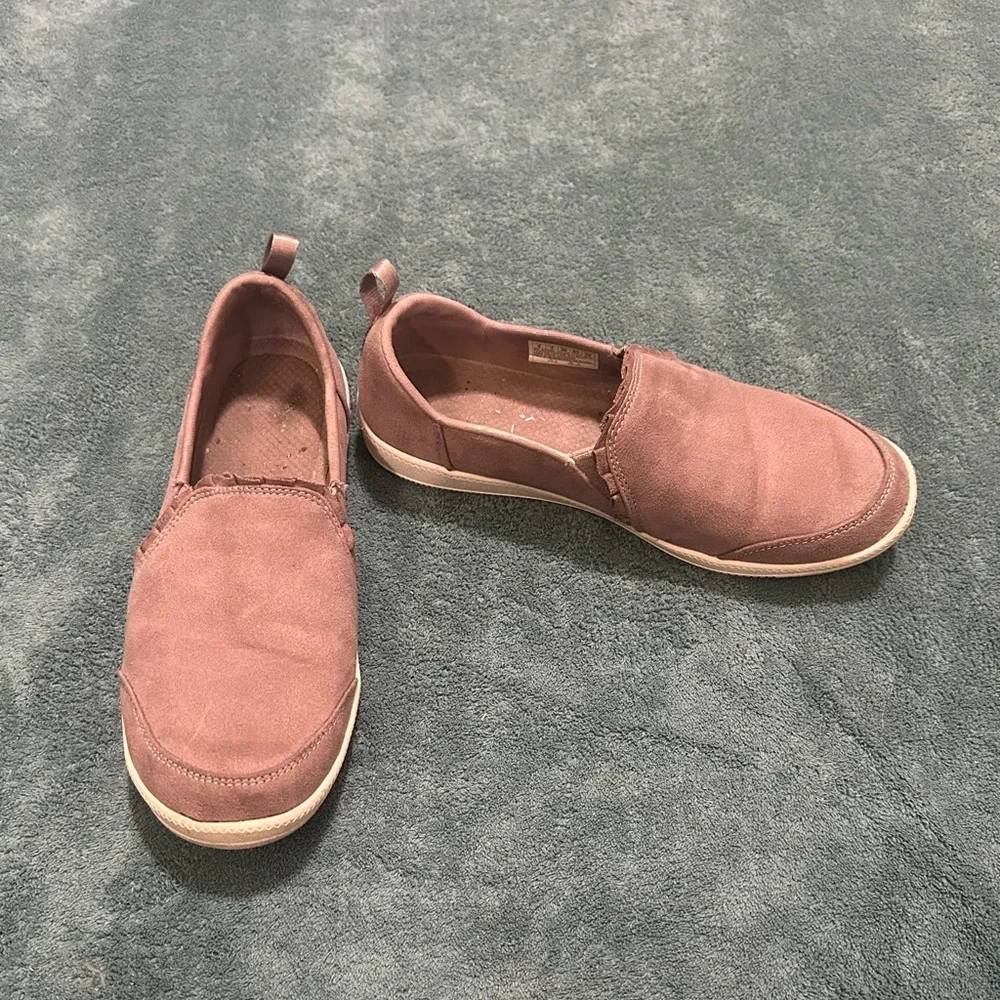 Sketchers Ruffle Slip On Sneakers 6